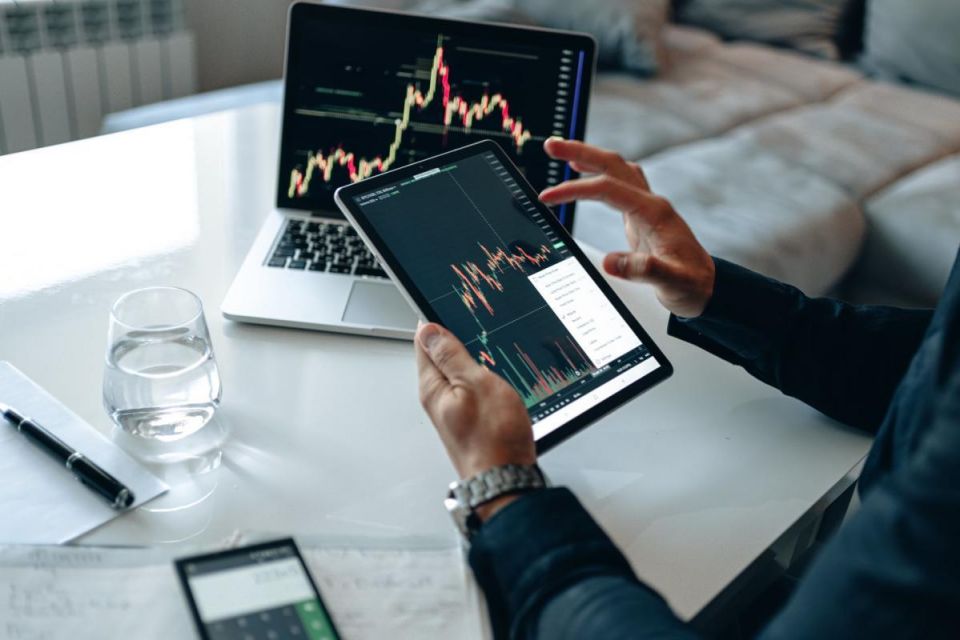 Top 5 Growing Stocks in the USA,  JPMorgan Chase & Co. (JPM):,  Tesla Inc. (TSLA):, Meta Platforms Inc. (META):, Alphabet Inc. (GOOGL):, Nvidia Corp. (NVDA):